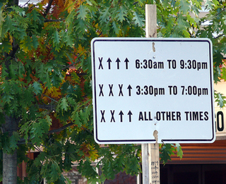 Illustration for article titled America's 10 Most Confusing Traffic Signs